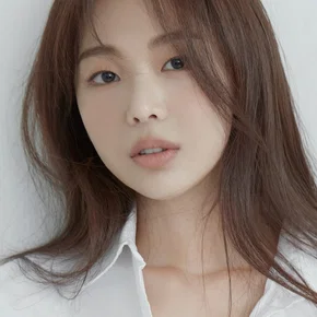 Photo star :  Geum Sae-rok