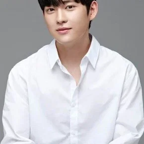 Photo star :  Choi Kyu-jin