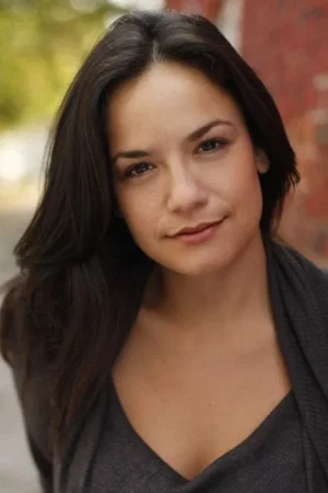  Sarah Podemski photo