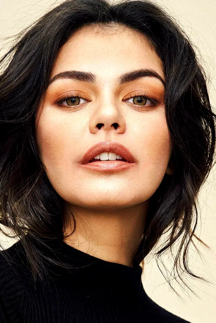  Janine Gutierrez