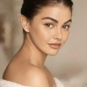 Photo star :  Janine Gutierrez