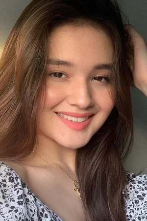  Kira Balinger photo