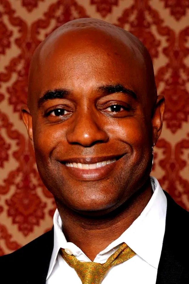  Dorian Holley