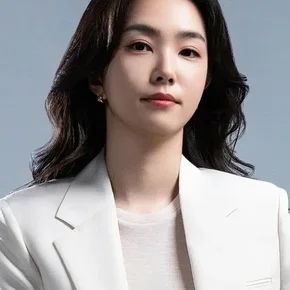 Photo star :  Gang Ji-young