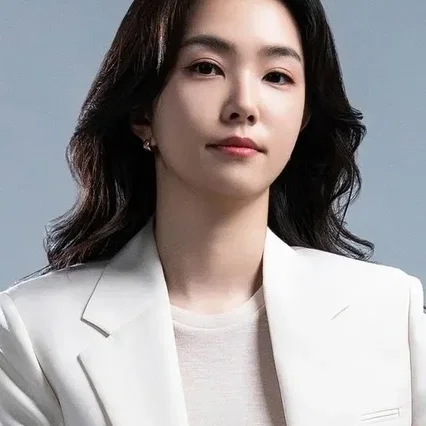  Gang Ji-young