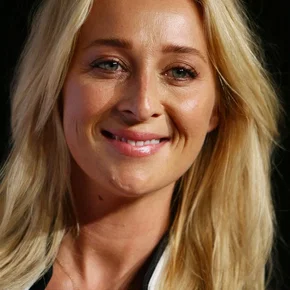 Photo star :  Asher Keddie