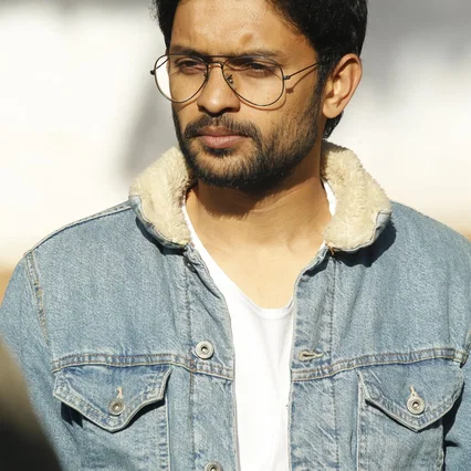  Vivek Soni