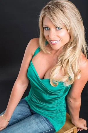  Tara Phillips photo
