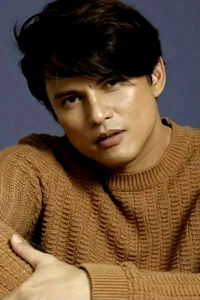  Zoren Legaspi