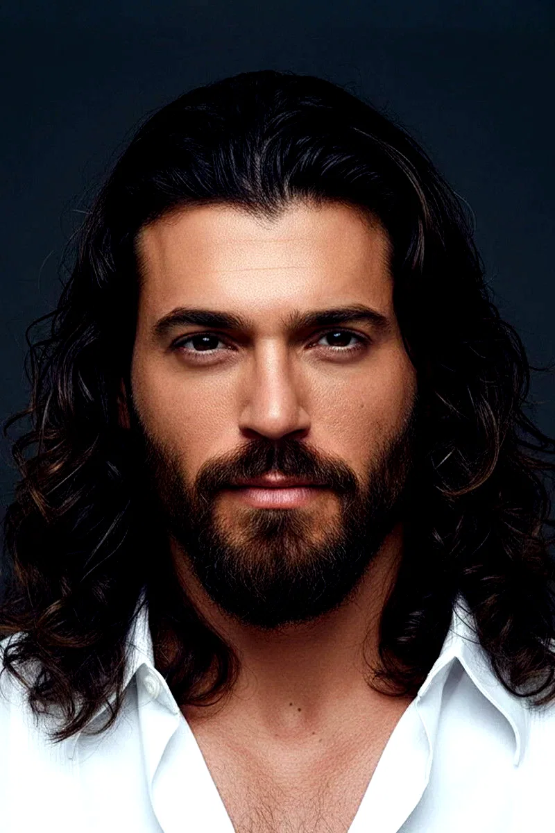 Can Yaman