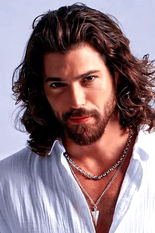  Can Yaman