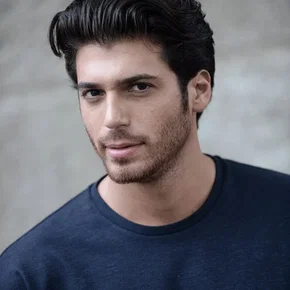 Photo star :  Can Yaman