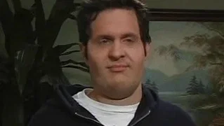 Image de Dennis ressemble à un pédophile