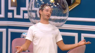 Image de Pierre Niney dans Thomas Pesquet