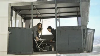 Image de Deux filles dans le vent