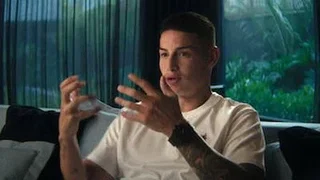 Image de James contre le monde