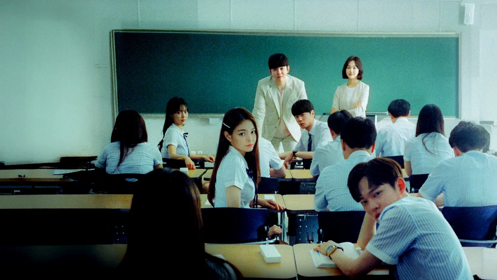 Photo 3 de la série : Class of Lies