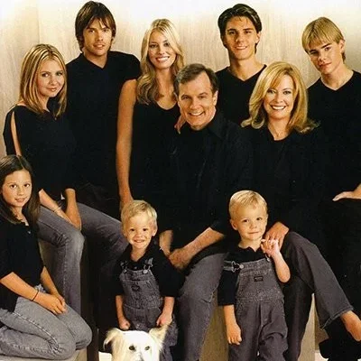 Photo de la saison 6 : 7 à la maison